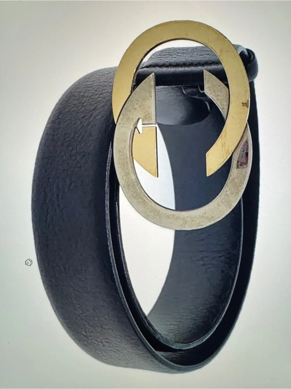 Gucci Black Leather Belt with Double G Gold-Tone Buckle. Unisex
